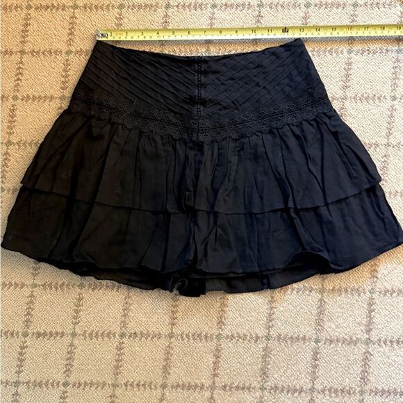 Pookie and Sebastian black lace cutout ruffled flowy mini skirt S - Picture 3 of 7